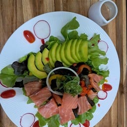 สลัดแซลมอน