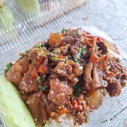 ข้าวกะเพราเนื้อ