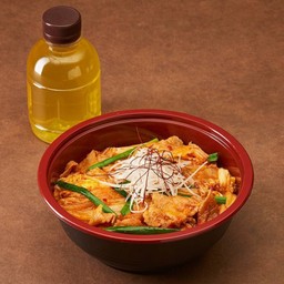 ข้าวหน้าหมูบูตะผัดกิมจิ (มินิไซส์) + ชาเขียว