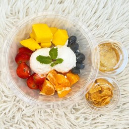 กรีกโยเกิร์ต L (180g) ผลไม้ 4 ชนิด