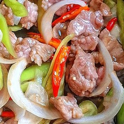 ผัดพริกหยวกหมูชิ้น