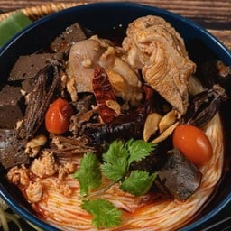 ขนมจีนแม่วาส กาดสามแยก