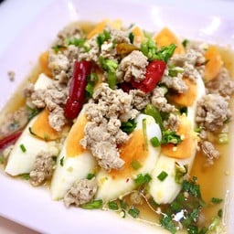 ยำไข่ต้มหมูสับ(3ฟอง)