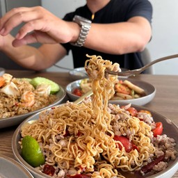 ตำมาม่าหมูุสับ