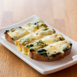 ปัง ผักโขม อบชีส