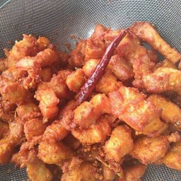 ข้าว ไก่ทอดพริกแกง สมุนไพร