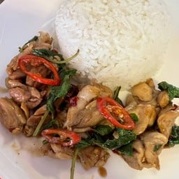 ข้าวราดกะเพราไก่