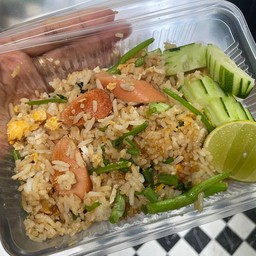 ข้าวผัดไส้กรอก
