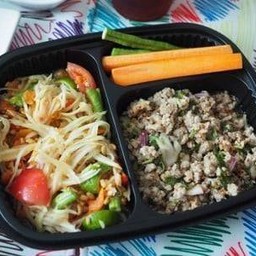 set box ตำปูปลาร้า +ลาบหมู+ข้าวเหนียว