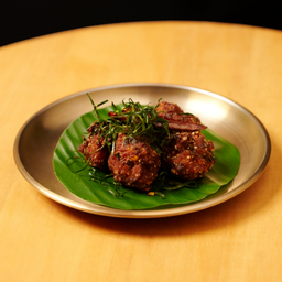 ลาบหมูทอด