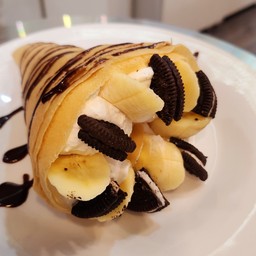 เครปกล้วย โอริโอ้ ซอสช็อค ครีมนมสด