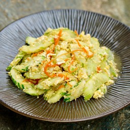 แตงกวาผัดไข่ (กับข้าว)