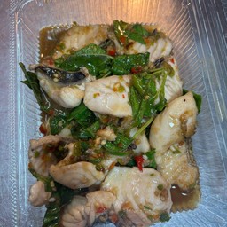 ข้าวราดกะเพราปลา
