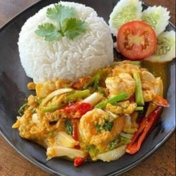 ข้าวราดผัดผงกะหรี่