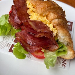 ครัวซองไข่คนแฮม CrossantHam