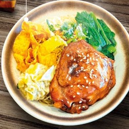 บะหมี่แห้งสะโพกไก่ฮ่องกง