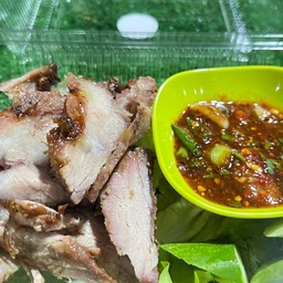 คอหมูย่างหน้าบ้าน
