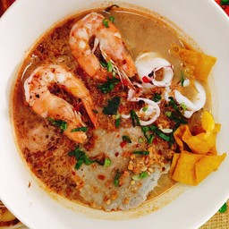 ก๋วยเตี๋ยวต้มยำรวมมิตร