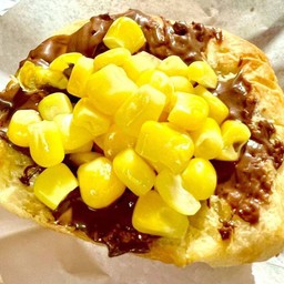 ปังไส้ทะลัก นูเทลล่า ข้าวโพด (1ชิ้น)