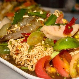 ตำมาม่าดิบกุ้งสด