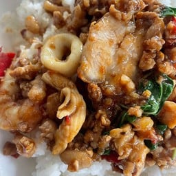 กะเพรารวมมิตร