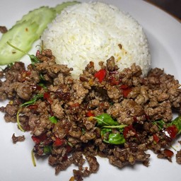 ข้าวกระเพราเนื้อ