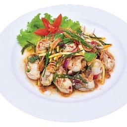 ยำหอยนางรมยอดกระถิน