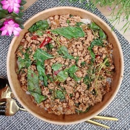 กะเพราโบราณ ร้านครามคาเฟ่ ติวานนท์
