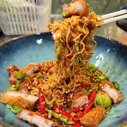 ตำมาม่าหมูกรอบโรยไข่กุ้ง แถม เป๊ปซี่ ขวดเล็ก