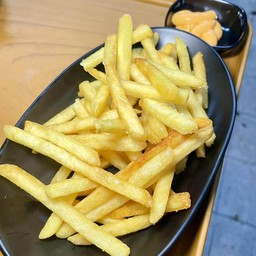 เฟรนช์ฟรายส์ทอดเขย่าผงชีส