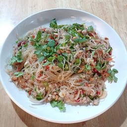 ยำวุ้นเส้นโบราณ