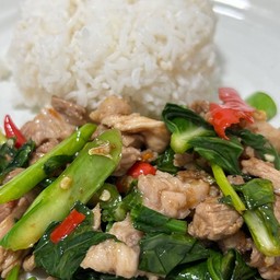 ผัดผักคะน้า