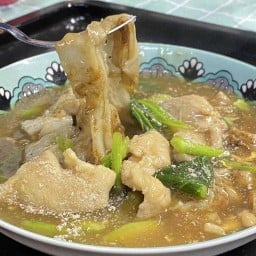 ร้านราดหน้าสูตรคุณแม่