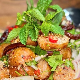 ลาบไส้กรอกหมู/เนื้อ