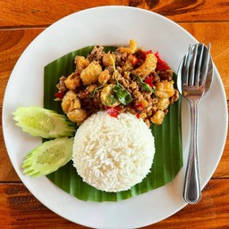 ข้าวกระเพราหมูสับแคปหมู ราดข้าว