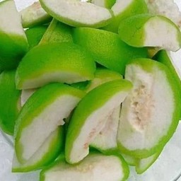 ฝรั่งแช่บ๊วย