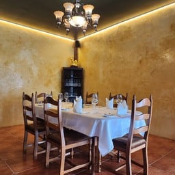 Agosto Wine&dine