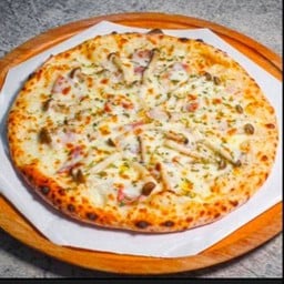 พิซซ่าเห็ดชิเมจิและเบคอน M