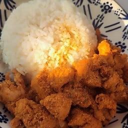ข้าวหน้าไก่ไร้กระดูกคลุกผง