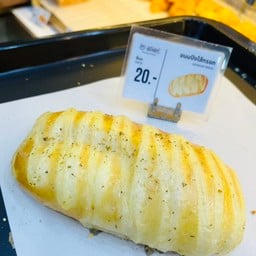 ขนมปังไส้กรอก