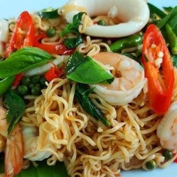 ผัดมาม่า