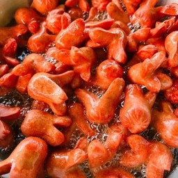 ไส้กรอกแดง(แหลมทอง) 12 ลูก