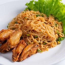 ยำเส้นขนมจีนปีกไก่ทอด