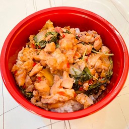 ข้าวกระเพราไก่ สุดคุ้มอิ่มแน่น