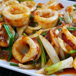 ปลาหมึกผัดพริกเผา