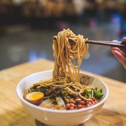 บะหมี่หม่าล่า + ผักกาดดองหมู (ราคานี้ไม่รวมไข่ตุ่น)