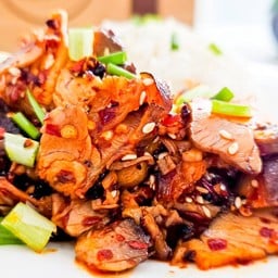 ข้าวสวย+ยำขาหมูตุ๋นสไตล์ฉงชิ่ง