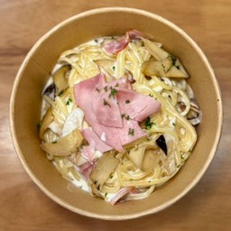 สปาเก็ตตี้แฮมเห็ดอัลเฟรโด้