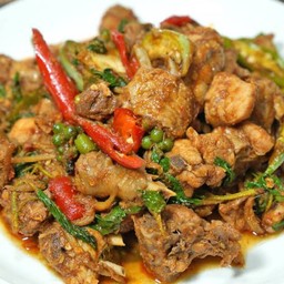 ผัดเผ็ดไก่บ้าน