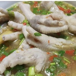 ต้มแซ่บตีนไก่